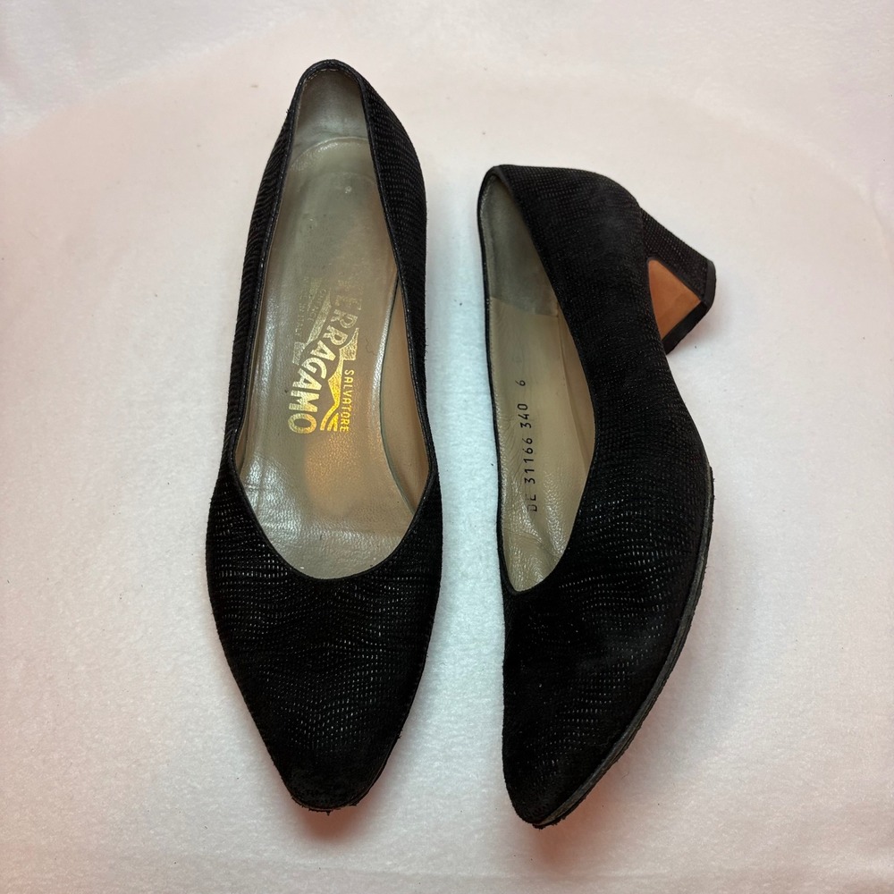 Salvatore Ferragamo Black Lizard Embossed Suede Pumps Low Block Heel Size 6 B